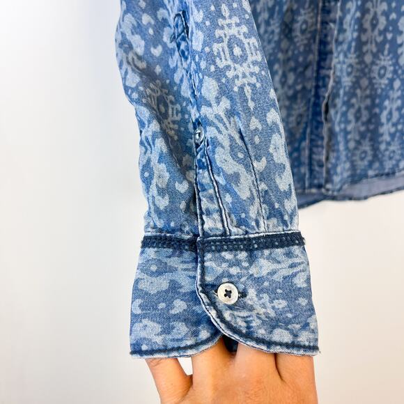Holding Horses Anthropologie Size 0 Button Down Shirt Lyocell Blue Print - Picture 5 of 11